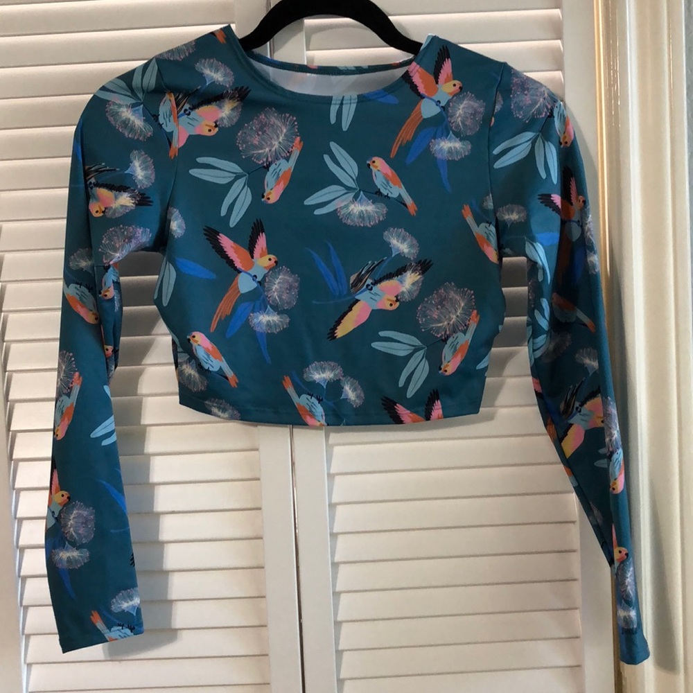 NWOT Patagonia Swell Seeker cropped rashguard